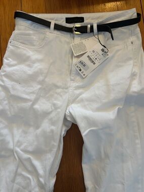 Zara NWT White Pants with Black Belt